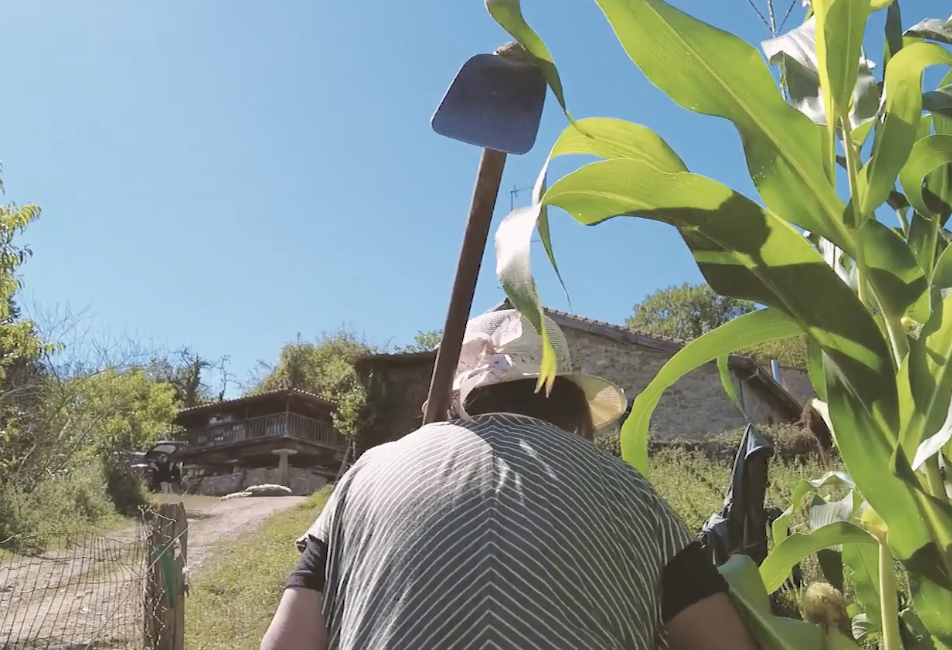 Fotograma de «Muyer nel mundu rural»