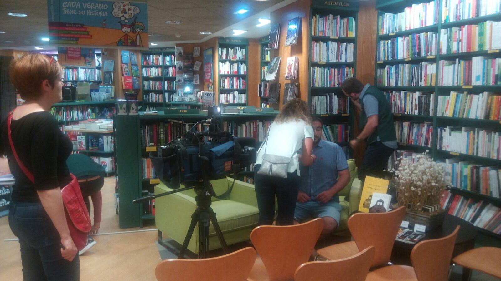 Semeyes de la presentación del poemariu «Tierra podre» en Xixón